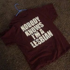 A nobody knows I’m a lesbian tee shirt